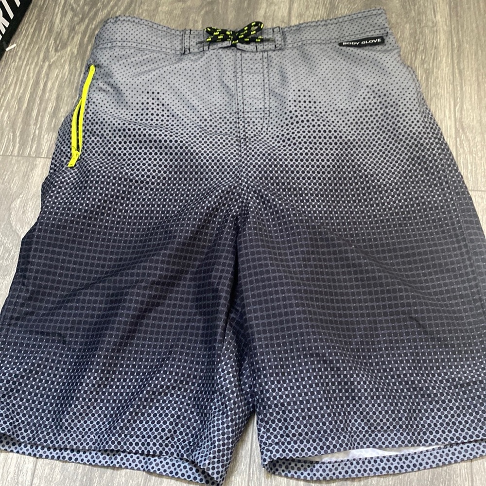 Body Glove swim trunks - Size Large